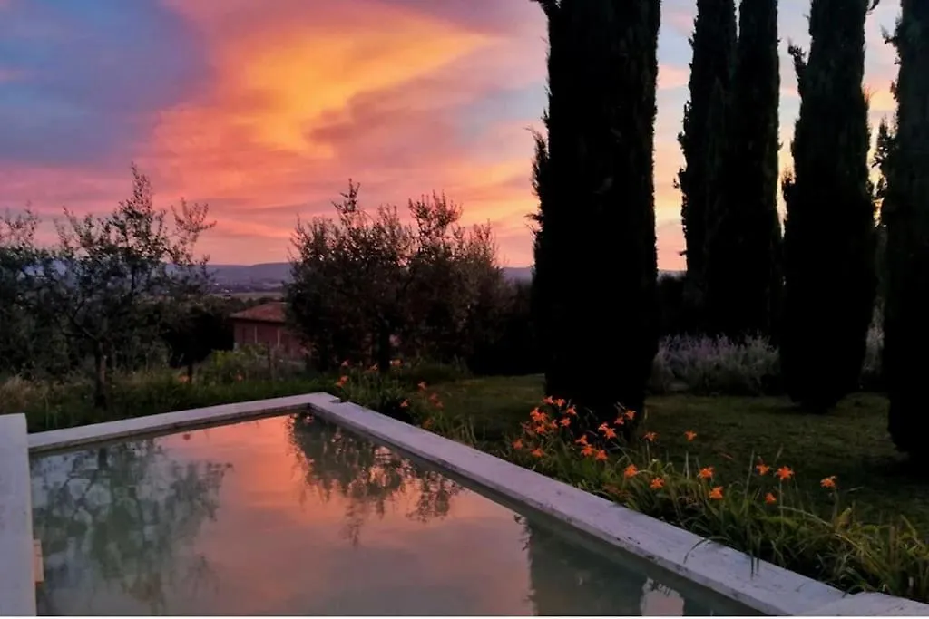Breathtaking Villa W/Jacuzzi Tuscany Montepulciano Valiano